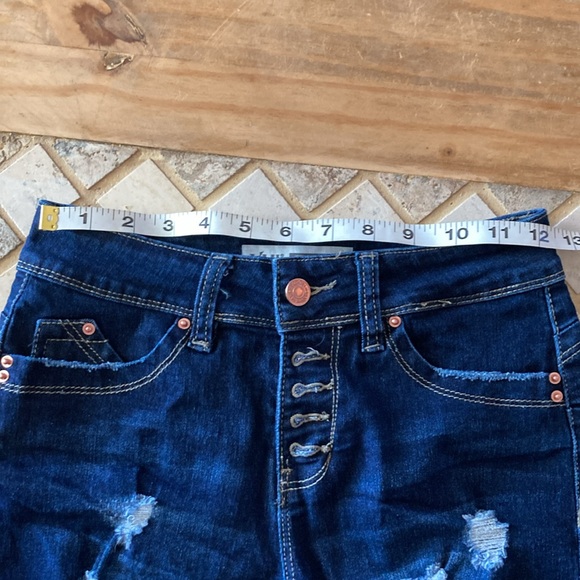 YMI High Rise, Butt lifting Jean shorts. Sz 3 - Picture 6 of 6